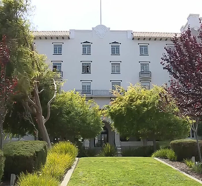 &ldquo;I&rsquo;m Not Going&rdquo;: 96-Year-Old Woman Served With 3-Day Eviction Notice From Senior Home