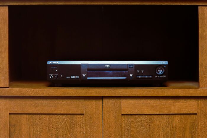 32 Surprising Stories About The “Weird Kid At School” That May Make Your Day 