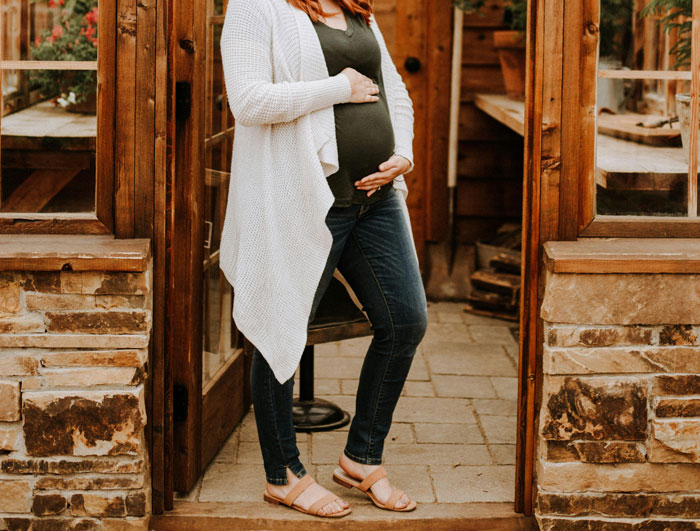 Husband Gets The Ick From Wife's "Push Present" Demands, Tells Her She's Not Worth It Husband Gets The Ick From Wife's "Push Present" Demands, Tells Her She's Not Worth It