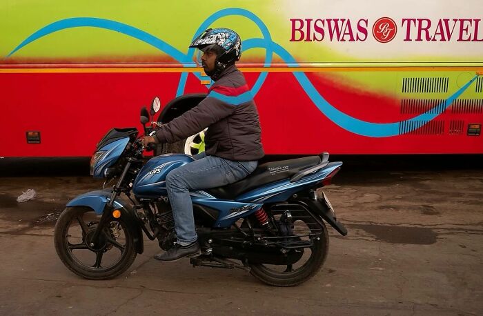 This Instagram Account Shares Highly Amusing Street Photos; Here Are Their 34 Newest Ones