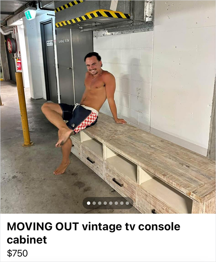 Funny-Uninspiring-Adverts-Sellers