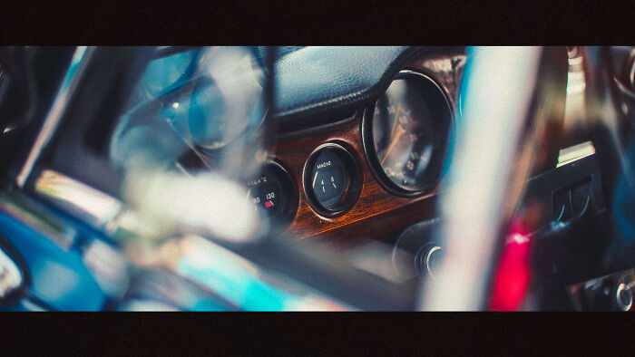 I Went To A Vintage Car Show And Captured Some Details (14 Pics)