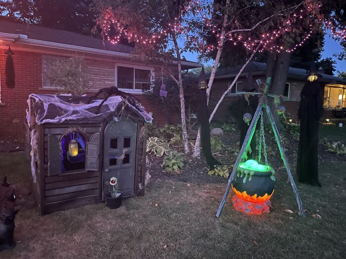 I Customized This Little Tike House Into A Witch’s Hut