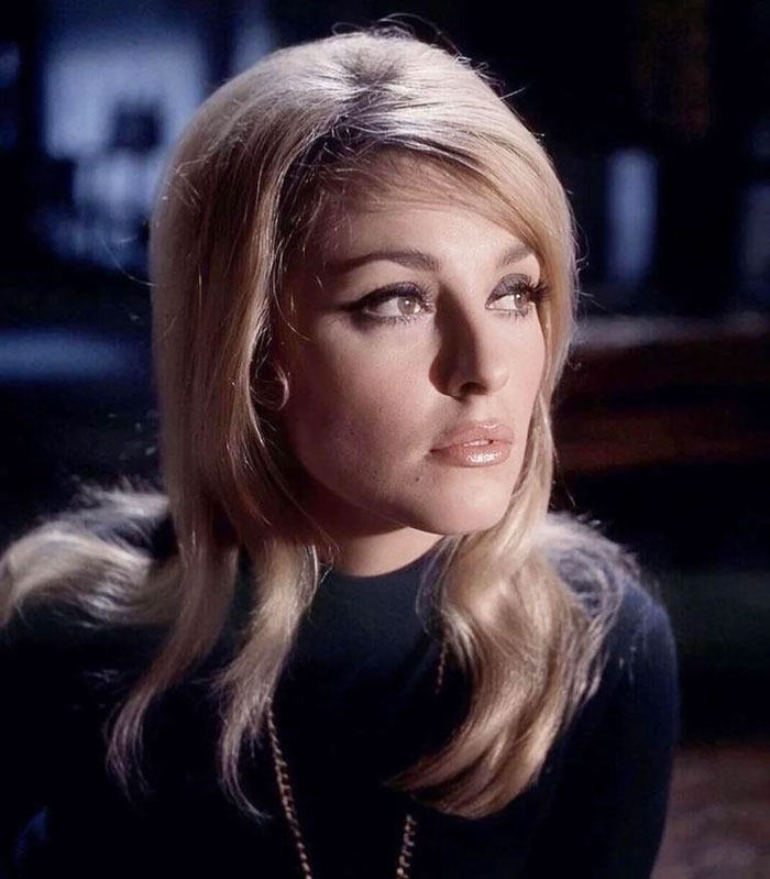 1960s-Incredible-Women-Hairstyles