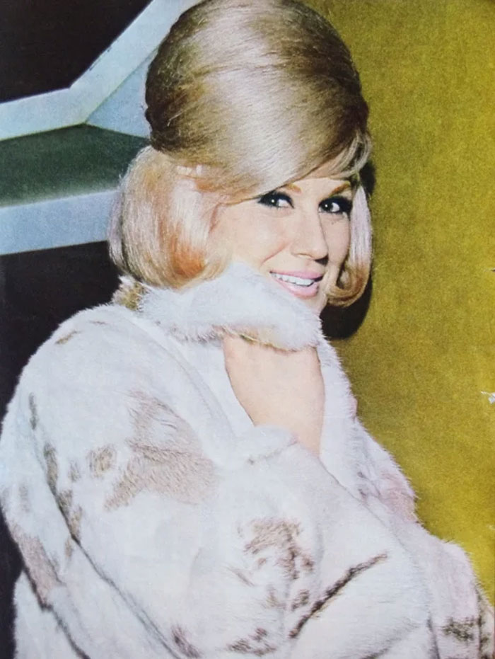 1960s-Incredible-Women-Hairstyles