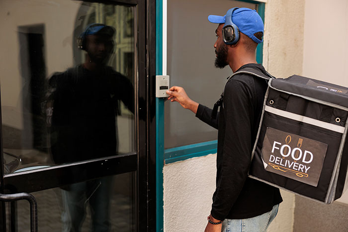 Woman Feeds Grandchildren Food From McDonald’s, Says “She Doesn’t Know Any Better” Woman Feeds Grandchildren Food From McDonald’s, Says “She Doesn’t Know Any Better”