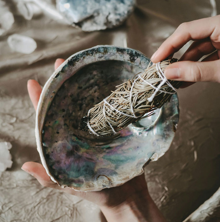 30 Dumb Things That Some People Unironically Believe