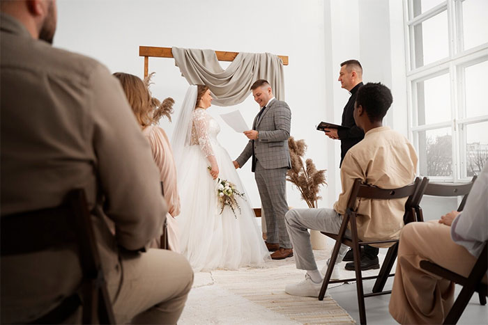 Woman Refuses To Sit Next To Late Husband&rsquo;s Portrait, Boycotts Wedding Despite Daughter&rsquo;s Pleas