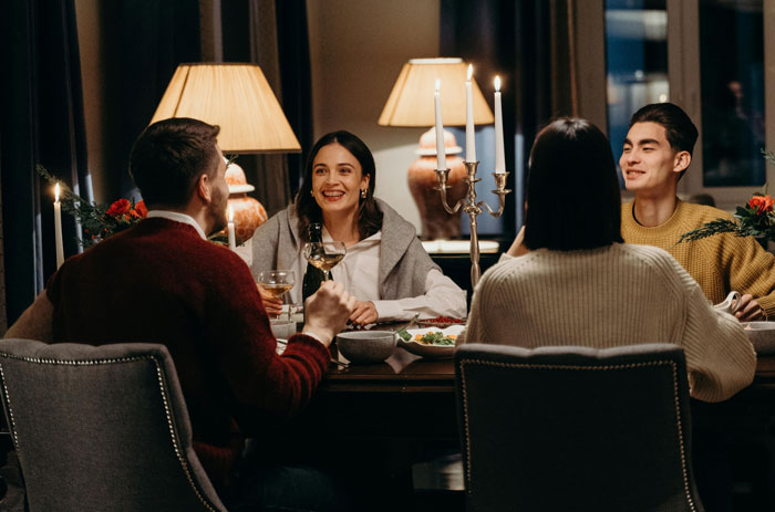 “I Don’t Feel We Are Wrong”: Couple Cancels Family Trip As They Were Given The Bunk Beds “I Don’t Feel We Are Wrong”: Couple Cancels Family Trip As They Were Given The Bunk Beds