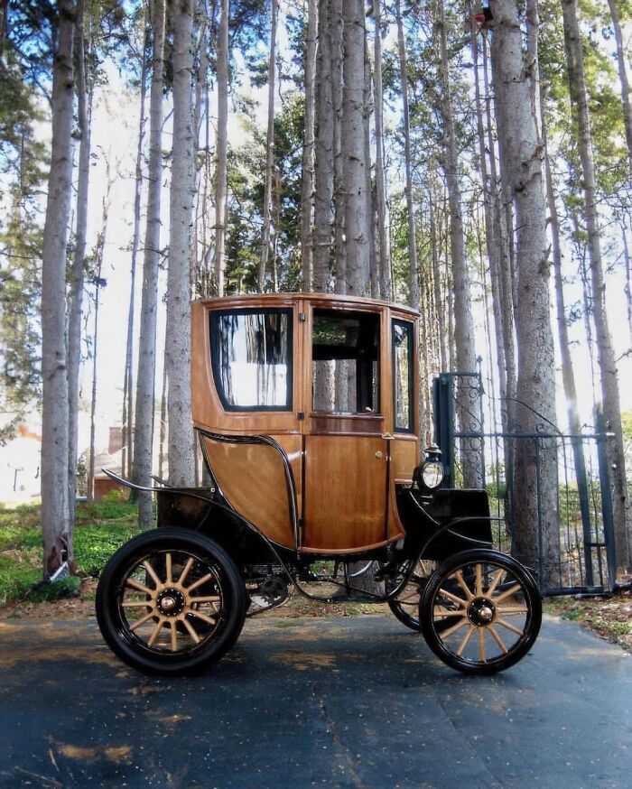 1905 Woods Electric Car