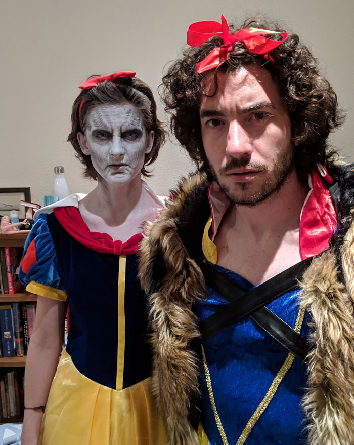 "Jon Snow White" Meets "Snow White Walker"