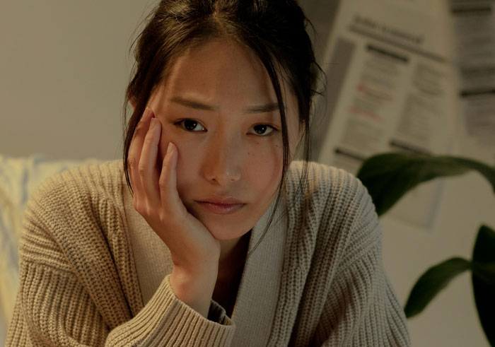 Husband Gets The Ick From Wife's "Push Present" Demands, Tells Her She's Not Worth It Husband Gets The Ick From Wife's "Push Present" Demands, Tells Her She's Not Worth It