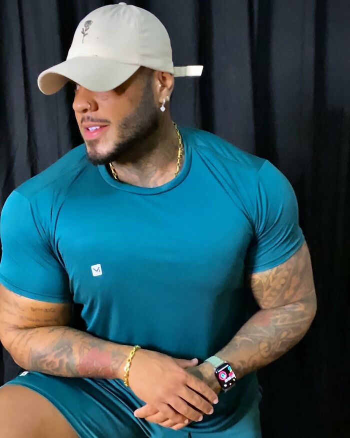 Nayron Santos Felipe Went From Obesity To Fitness In 12 Months, And Here&rsquo;s His Amazing Transformation