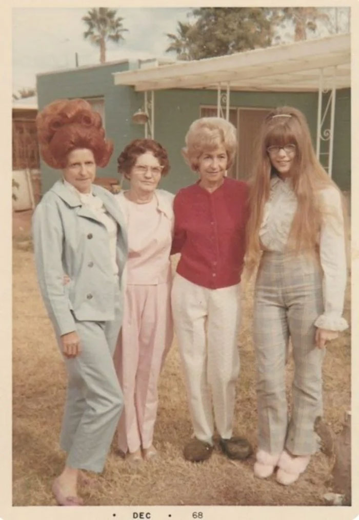 1960s-Incredible-Women-Hairstyles
