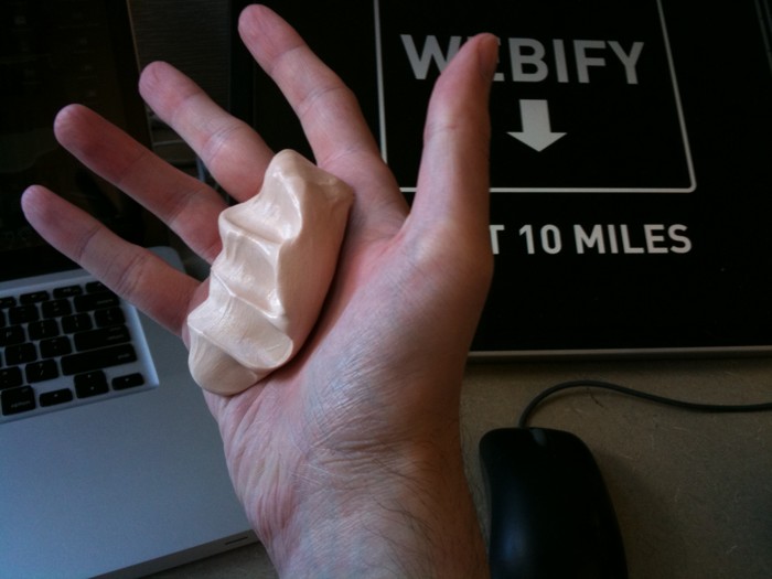 "I Love The Feeling Of Glass": People Open Up About Their Guilty Pleasures (40 Answers)