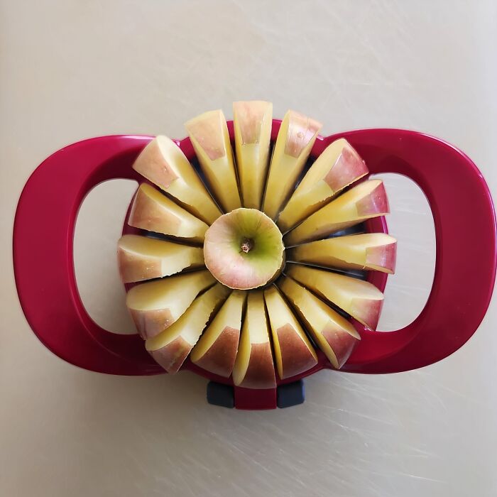 Core Genius! This Nifty Apple Slicer Makes Snack Time A Breeze - Just Slice, Serve, And Savor The Perfect Apple Pieces Every Time!
