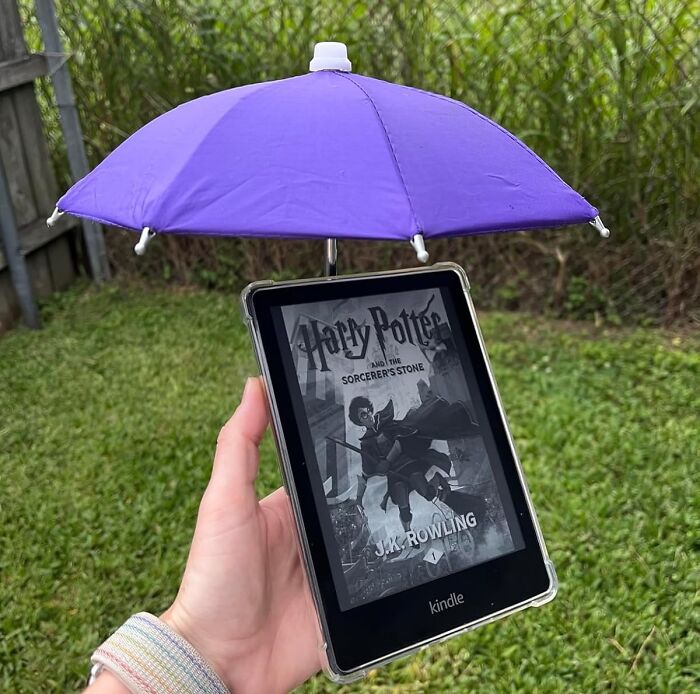 Bask In The Shade Of Genius! Stay Cool And Protect Your Phone From Harsh UV Rays With This Clever UV Protection Phone Umbrella For Sun 