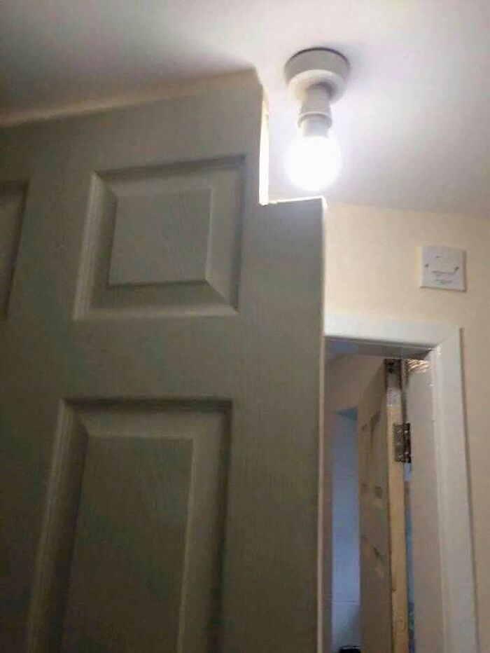 “Another Satisfied Client”: 30 Funny Times People Didn’t Even Try To Do Their Job Right