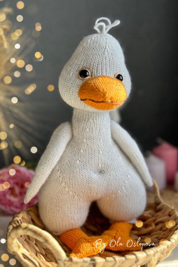 Here&rsquo;s My Idea For A Christmas Goose-Inspired Knitting Pattern