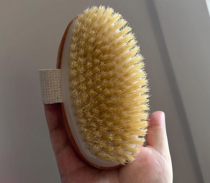 "Dry brushing! I don’t know if I believe the beauty results they claim (cellulite etc). But all I know is that I feel fantastic from it. So energized and light. Doing a good dry brush, and then a cold rinse makes me feel refreshed from the inside out" - Stellazul11