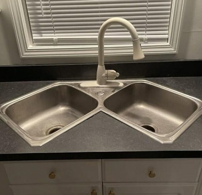 50 Cringeworthy Design Fails That Are So Bad, They're Funny