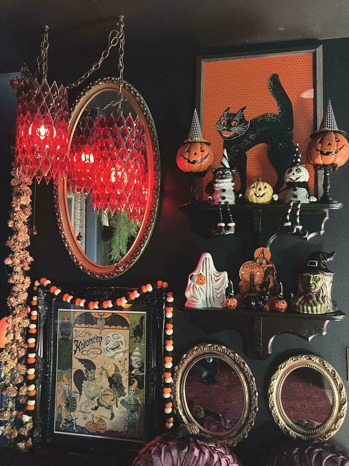 I Freaking Love Decorating For Halloween