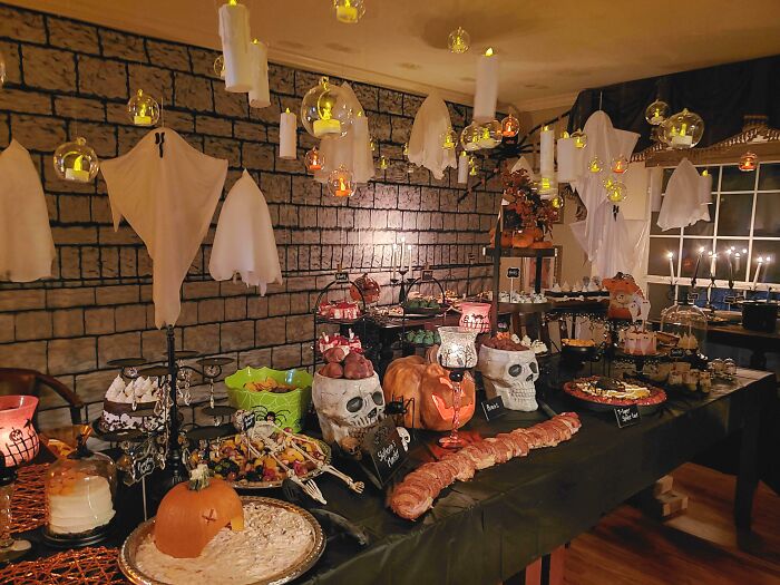 My Mom Who Puts Up This Halloween Dinner Every Year