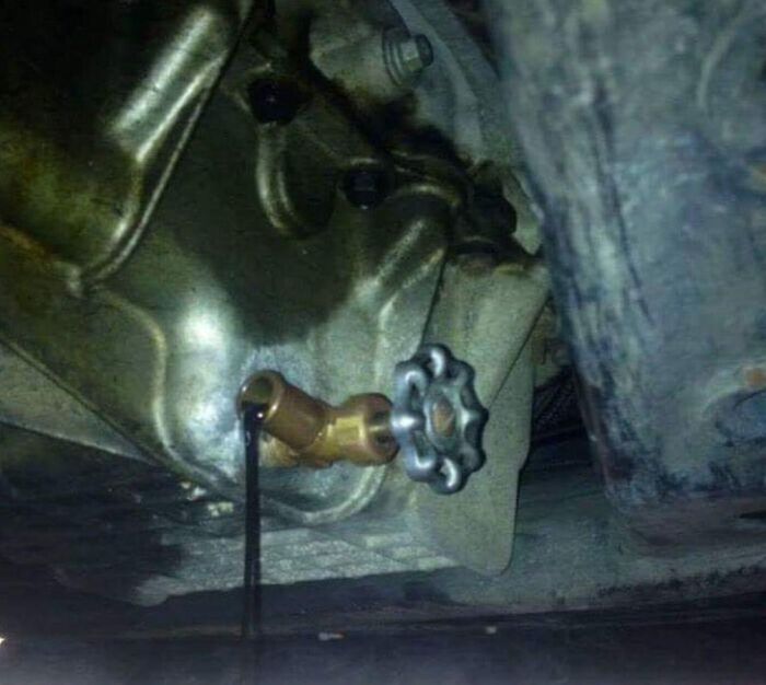 40 Times People Had Such Wild Solutions To Problems, They Ended Up On The “Anything Gone Wrong” Page