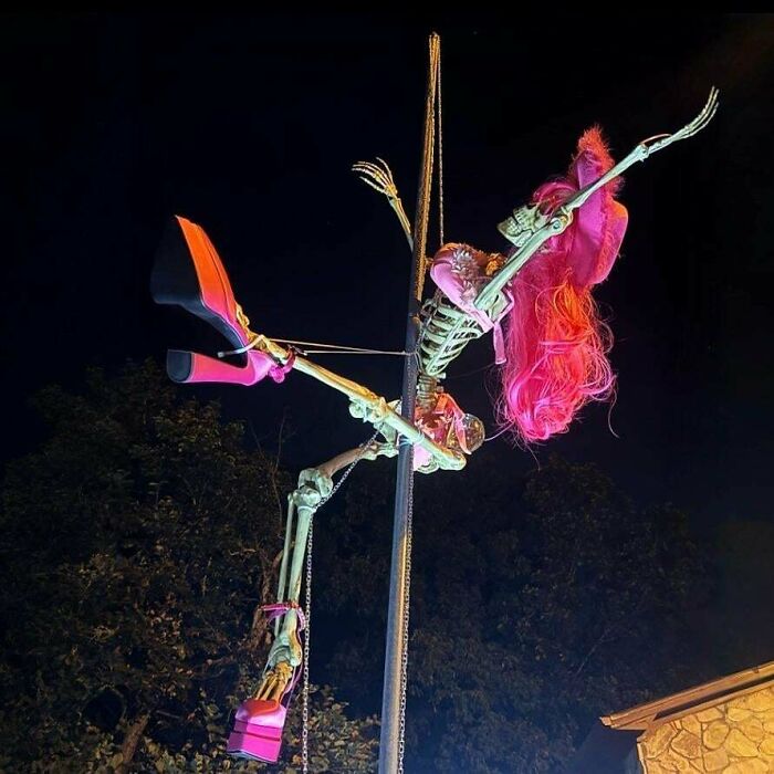 I’m Gonna Keep On Dancing At The Pink Bony Club