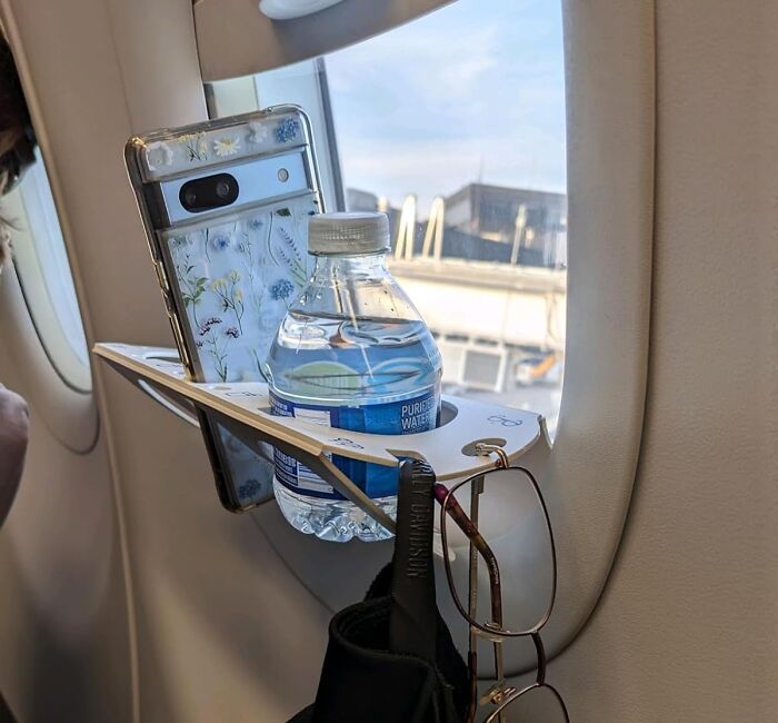 Maximize Your Flight's In-Flight Experience With The Airplane Window Organization Station