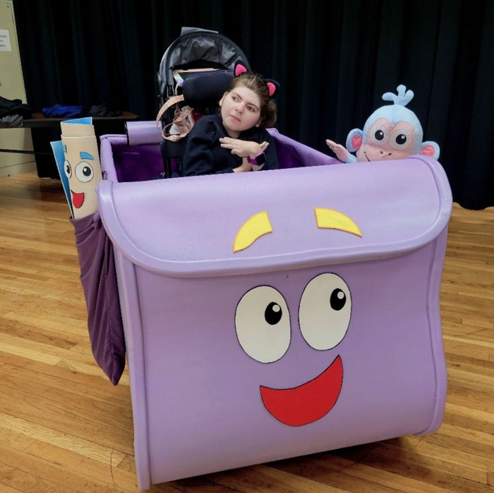 Look At This Taylor's Adorable Costume. This Is Such A Great Idea For A Dora Superfan