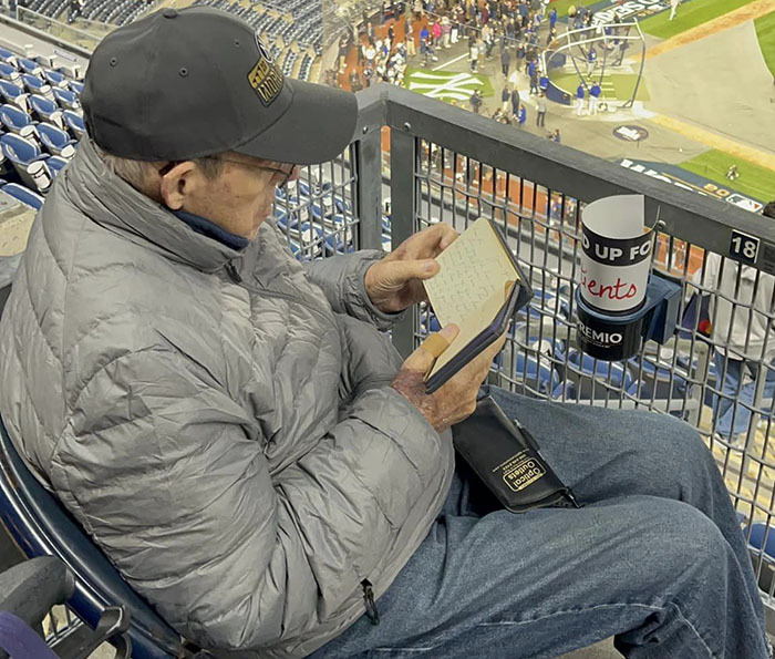Woman Knows Dad Always Dreamed Of Seeing Yankees Play In The World Series, Gets Him Surprise Tickets