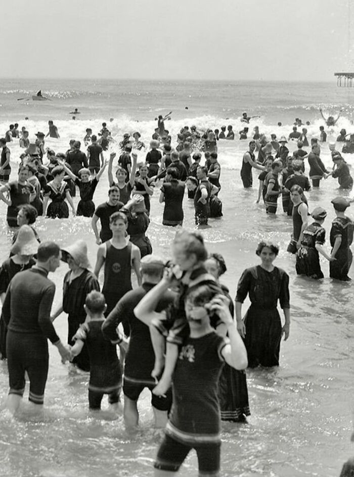 1910, A Day At The Beach