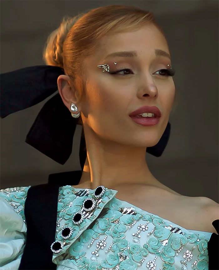 "The BBL Question": Ariana Grande Confronted With Plastic Surgery Rumors In Lie Detector Test