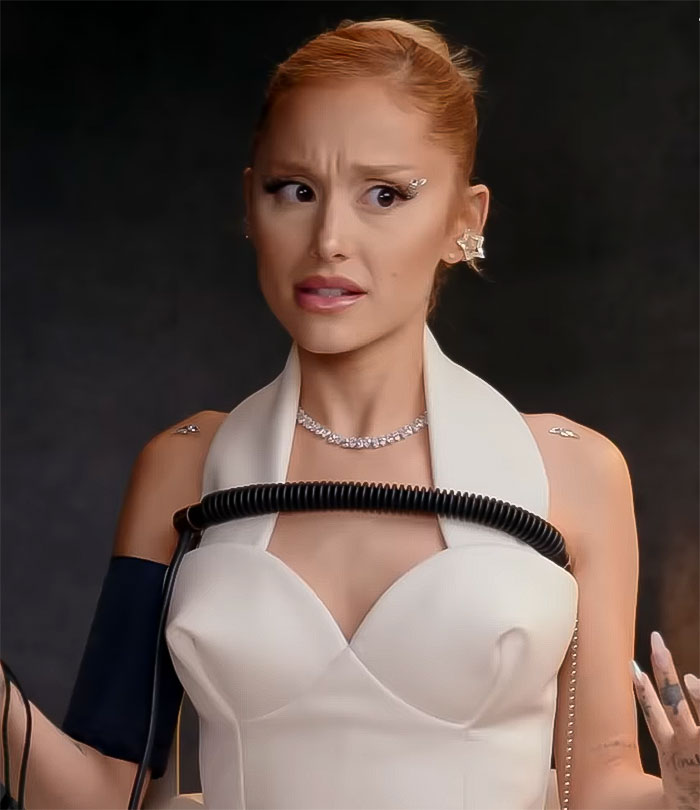 "The BBL Question": Ariana Grande Confronted With Plastic Surgery Rumors In Lie Detector Test