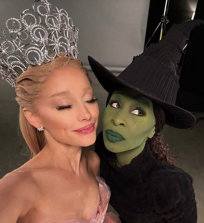 "The BBL Question": Ariana Grande Confronted With Plastic Surgery Rumors In Lie Detector Test