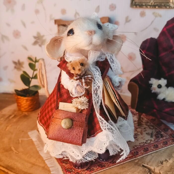 This Artist Makes Adorable Felted Wool Mice That Look Like They Came Out Of A Fairy Tale