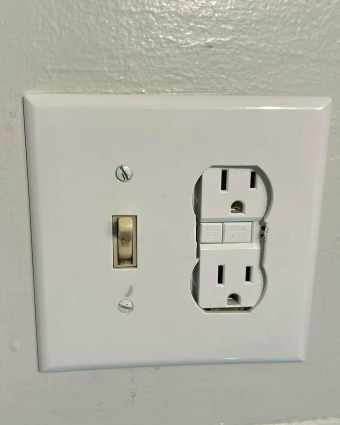 50 Cringeworthy Design Fails That Are So Bad, They're Funny