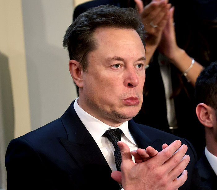 Elon Musk Slammed For Bragging About His “Good Friend” Sean "Diddy" Combs: “We Text A Lot” Elon Musk Slammed For Bragging About His “Good Friend” Sean "Diddy" Combs: “We Text A Lot”