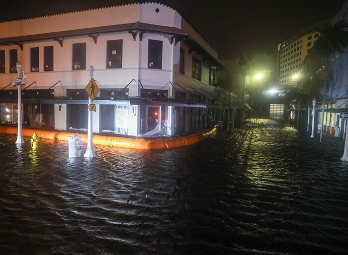Florida Underwater As Terrifying Footage Shows Monster Storm Swallowing Entire Suburbs Florida Underwater As Terrifying Footage Shows Monster Storm Swallowing Entire Suburbs