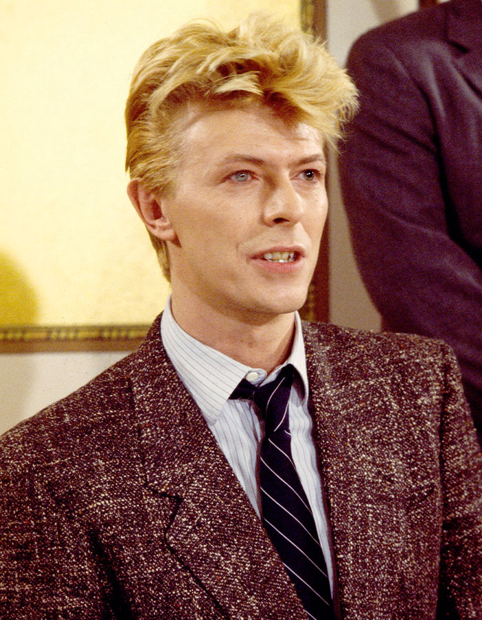 From Dolly to Amy Lee: Halsey&rsquo;s Transformations Stun Fans Leading Up to New Album