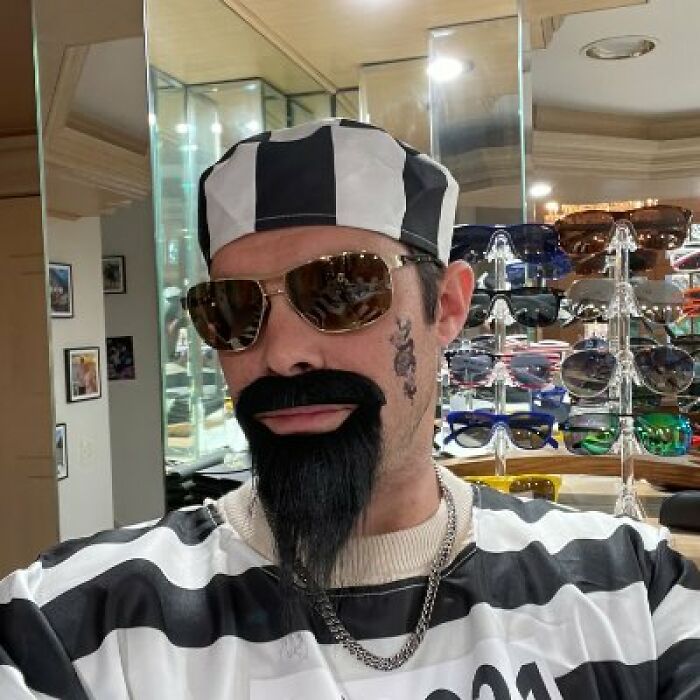 Former CEO Makes A &ldquo;Happy&rdquo; LinkedIn Update: &ldquo;I&rsquo;m Starting A New Position As Inmate&rdquo;