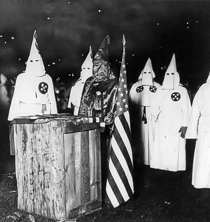 "Keep Your Apologies": Bath & Body Works' Candles Spark Massive Debate Over Controversial Designs "Keep Your Apologies": Bath & Body Works' Candles Spark Massive Debate Over Controversial Designs