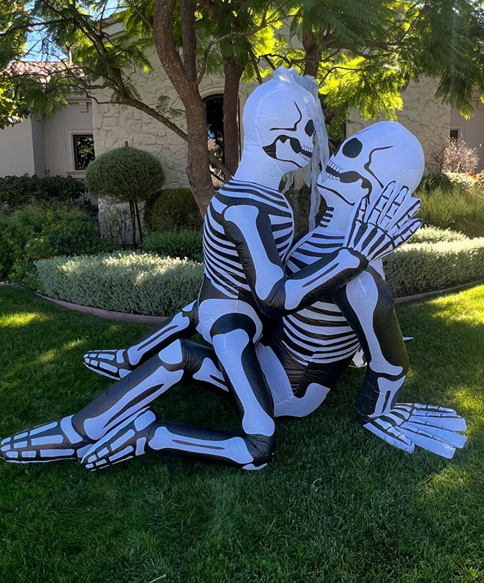 &ldquo;Keep It Kid-Friendly&rdquo;: Kourtney Kardashian&rsquo;s &ldquo;Disgusting&rdquo; Halloween Decoration Sparks Outrage