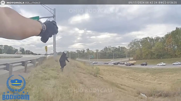 Knifeman Dressed As Ghostface From 'Scream' Chased And Arrested By Cops For Causing Chaos Knifeman Dressed As Ghostface From 'Scream' Chased And Arrested By Cops For Causing Chaos