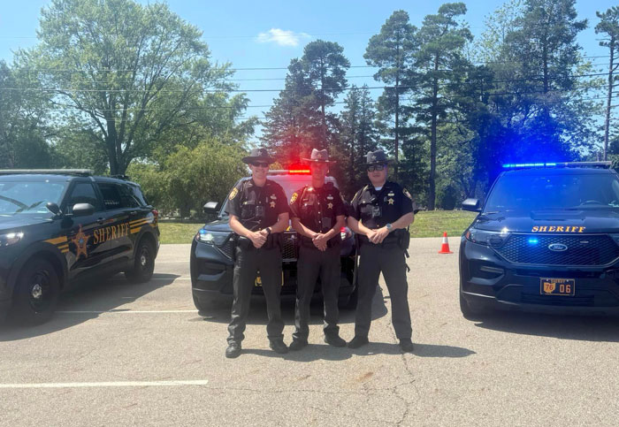 Knifeman Dressed As Ghostface From 'Scream' Chased And Arrested By Cops For Causing Chaos Knifeman Dressed As Ghostface From 'Scream' Chased And Arrested By Cops For Causing Chaos