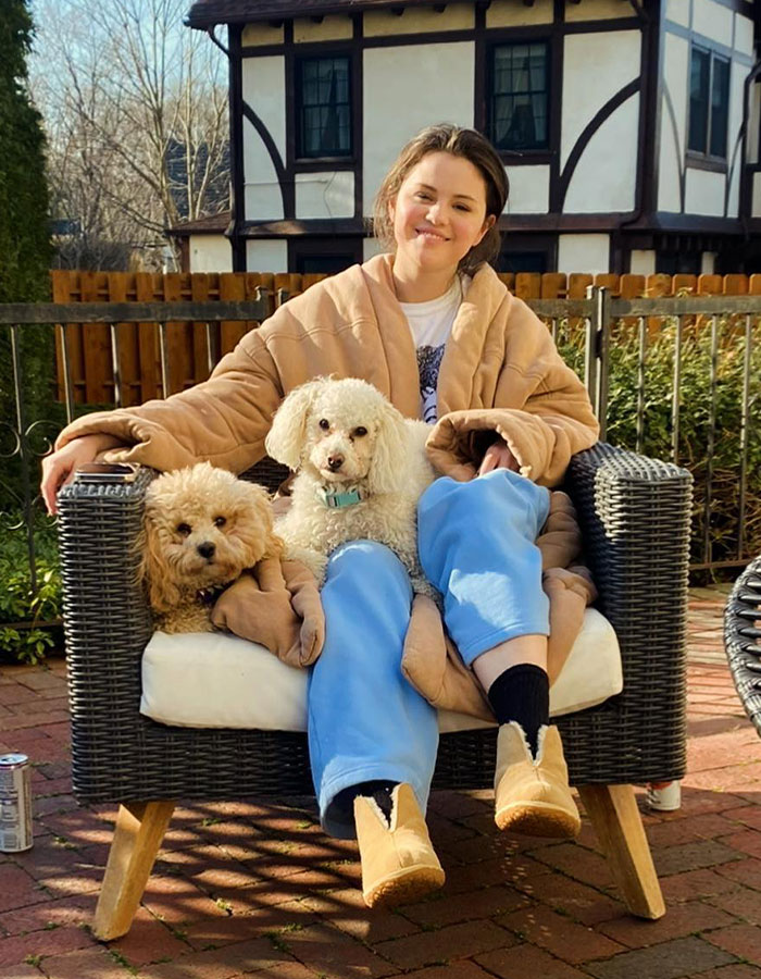 &ldquo;We Are Here For You&rdquo;: Selena Gomez Reveals Why She No Longer Sleeps In Her Bedroom