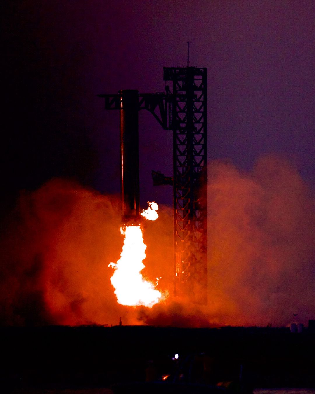 SpaceX Shares Exclusive Images From Its Historic Booster &ldquo;Catch&rdquo; Moment, Will Do It Again