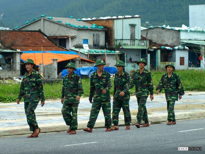 Soldiers Stationed At Son Tra Mountain Go Out To Help People And Authorities Near Their Station