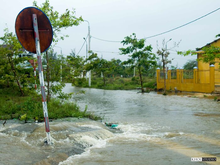 The Rainwater Could Not Drain Away In Time And Flooded The Streets